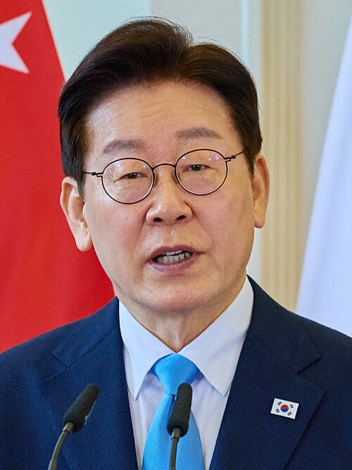 이재명 4년 중임·연임 개헌안 제시…임기 단축 가능성도 열었다 2 정상회담에서 발언하는 이재명 대통령