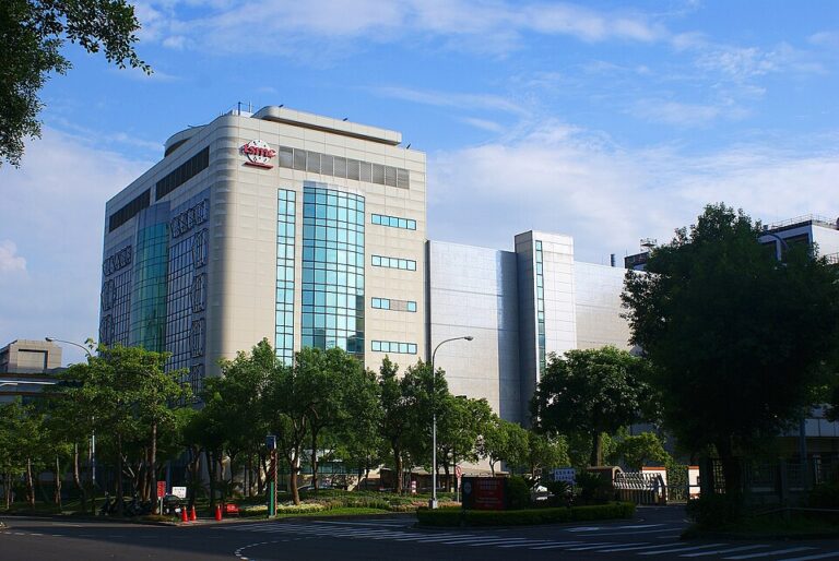 대만 신주과학단지의 TSMC Fab 5 건물 전경